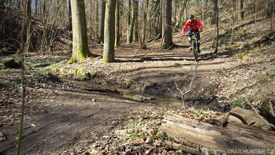 Trail Lávky: Řádění podél Cholupického potoka