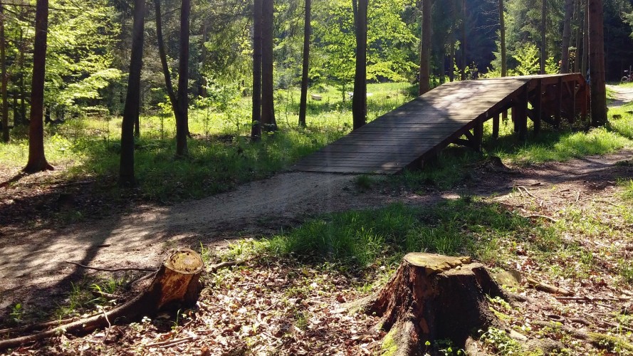 Dřevo a hlína u Vsetína: zkuste první traily z Bike Areny