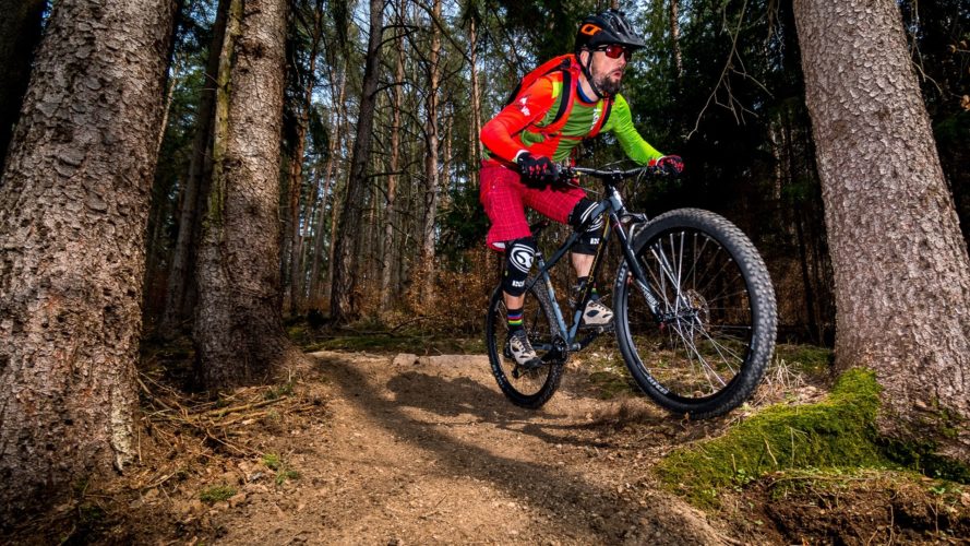Traily Vír nabídnou bikerům první svezení, v květnu se otevírá Havlův trail