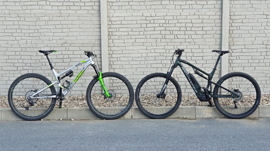 Elektrokolo vs. kolo bez motoru: O kolik méně se v terénu nadřete a v čem bude jízda jiná
