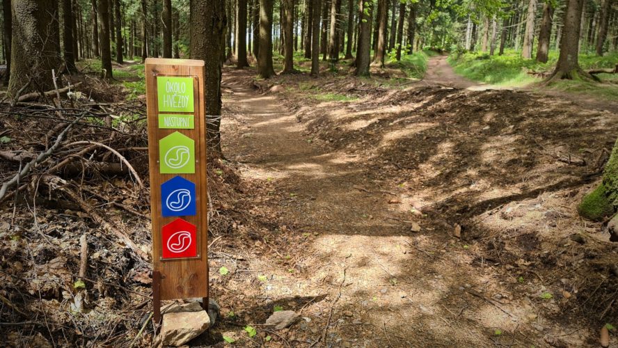 Singltrek Suchák: Nové nenáročné traily u Červené vody